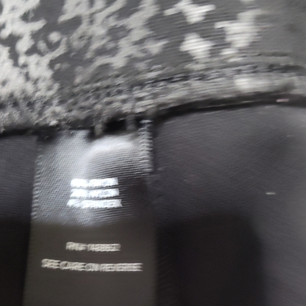 Black Patterned Wide-Leg Pants - Picture 7 of 9